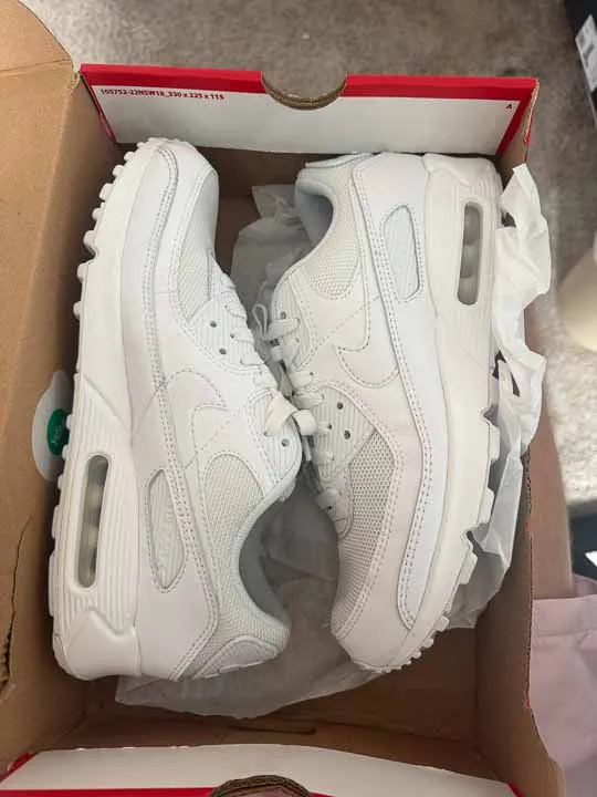 Białe buty Nike Air Max 90 w kartonie